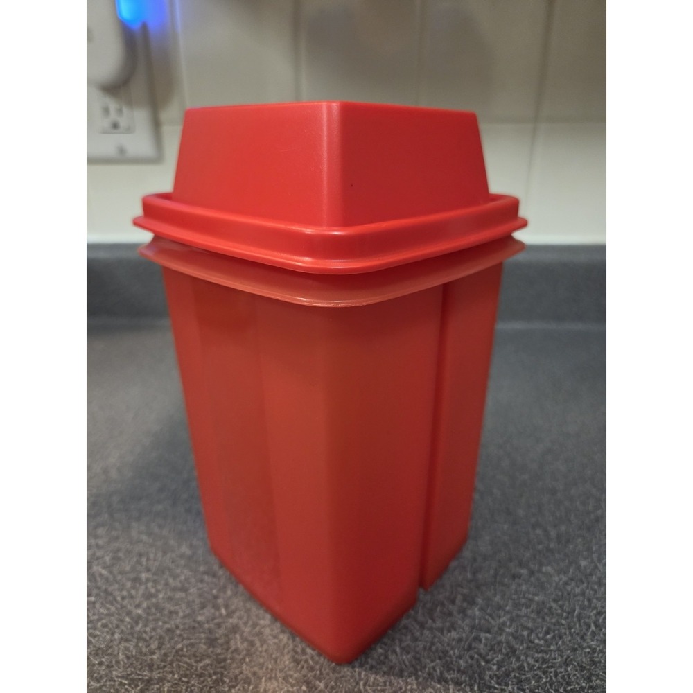 Tupperware 1330-11 Vintage Pick-A-Deli Pickle Keeper 3-Piece Set Red